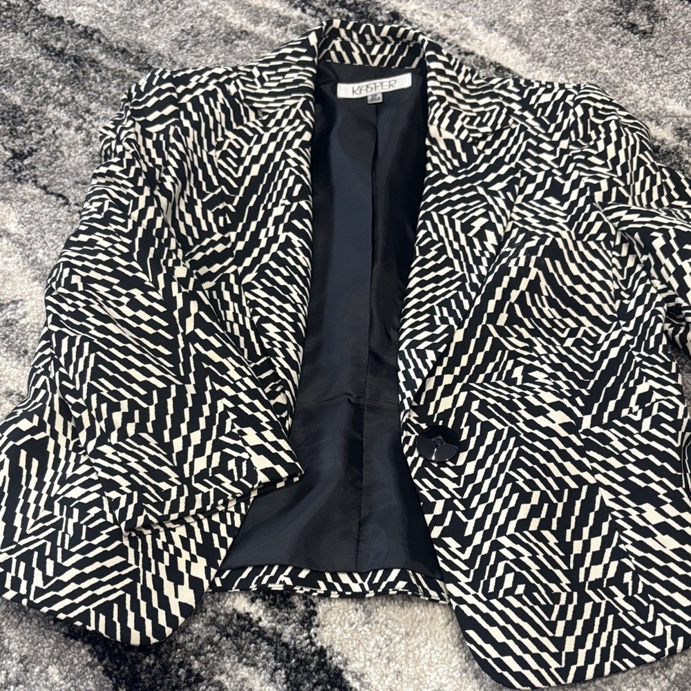 Kasper Black and White Geometric Blazer